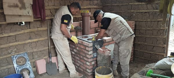 Estufas ecoeficientes: una alianza humanitaria por la vida rural