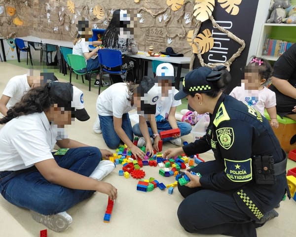 La Policía Aduanera impulsa la cultura de la legalidad en Bucaramanga con "Semilleros"