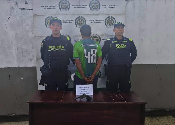 Policía de Santander evita tragedia en Sabana de Torres tras detención de un joven quien cargaba un arma de fuego