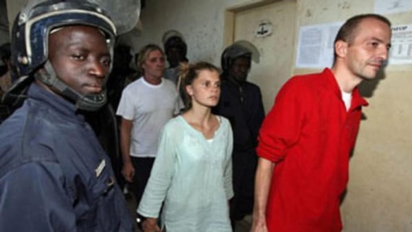 El Arca de Zoé: la falsa ONG francesa que intentó traficar más de cien niños africanos