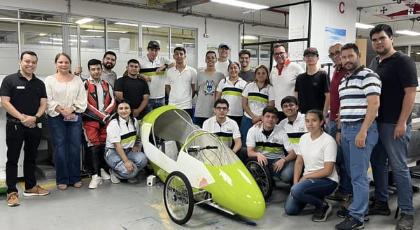 Equipo SIIMA Vektor representa a las UTS