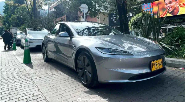 Ajuste en precios de Tesla en Colombia prende alertas entre compradores