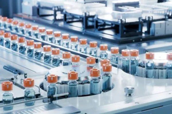 Colombia recupera su capacidad para producir vacunas y medicamentos nacionales