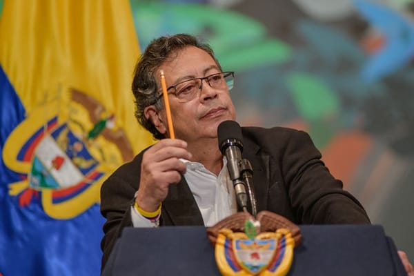 El lapicero más veloz de colombia: $9 billones contrató gobierno Petro en la primera semana de noviembre, antes de la Ley de Garantías