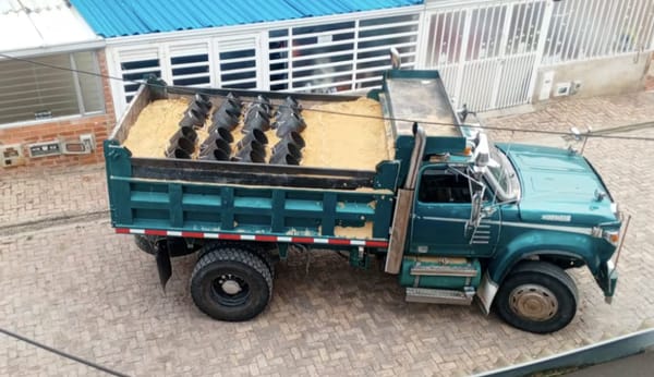 Tensión en Tunja tras explosión y abandono de camioneta en el batallón Simón Bolívar