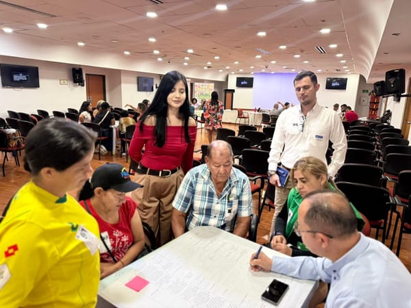 Familias felices en Bucaramanga por masiva legalización de barrios