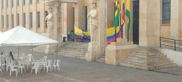 Empleados de la rama judicial realizan protesta para reclamar aumento salarial
