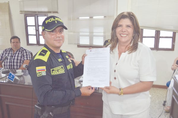 Homenaje del Concejo Municipal de Zapatoca en los 134 años de la Policía Nacional