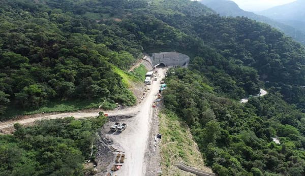 Comunidad cierra corredor vial entre el Puente Zaragoza y el Puente Tona y exigen reparación inmediata