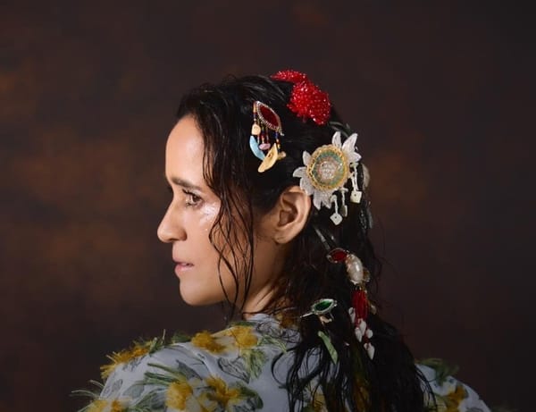 Julieta Venegas lanza “Tiempos Dorados”
