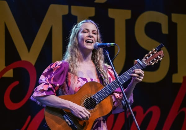 Katie James presenta “Don Aurelio”