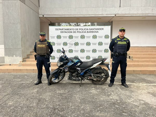 ¡Justo a tiempo! Policía de Santander recupera motocicleta hurtada en Barbosa