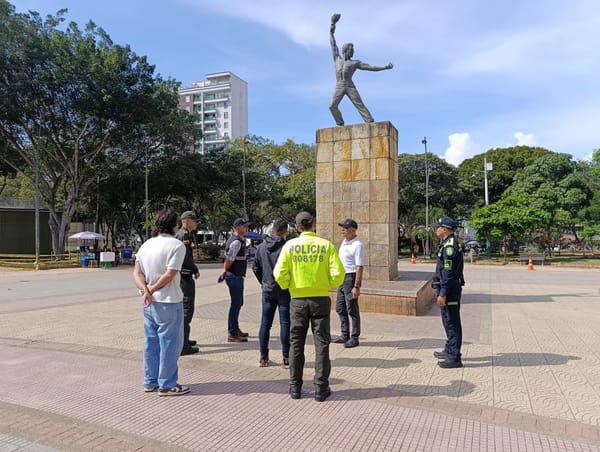 Patrimonio bajo llave: operativo policial refuerza la seguridad en parques para proteger la historia de Bucaramanga
