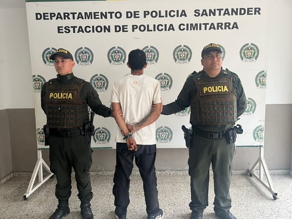 ¡Qué tal! Tenía brazalete electrónico y lo pillaron en una escuela en Cimitarra