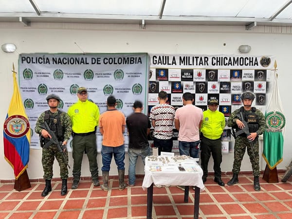 Desmantelan punto de drogas en Santander y capturan a cuatro hombres con estupefacientes.