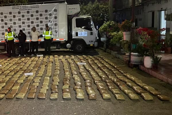 'Narco- Furgón' interceptado con más de 490 kilos de marihuana ocultos entre vísceras en Santander