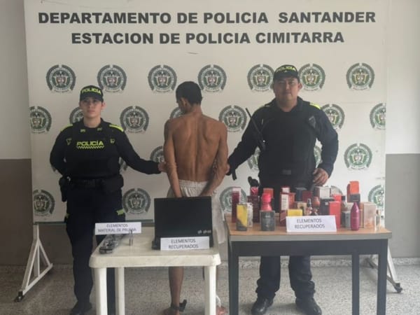 Ladrón fue sorprendido por las autoridades cuando intentaba huir luego de robar establecimiento comercial en Santander