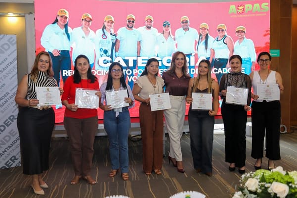 Reconocimientos en VI Encuentro de Alcaldes y Gestoras y Gestores Sociales