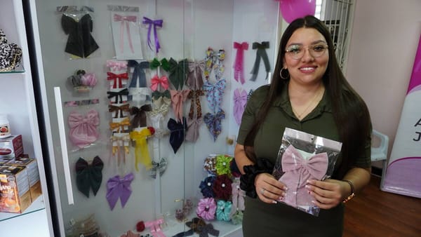 Entra en funcionamiento la vitrina comercial de la Casa de la Mujer en Santander