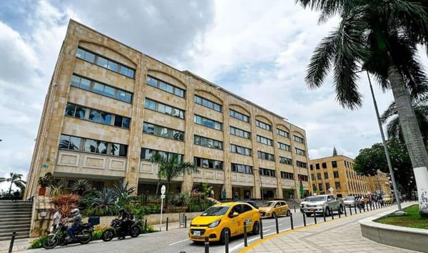 Disgusto del Alcalde Sarmiento por incumplimiento del Plan de Desarrollo