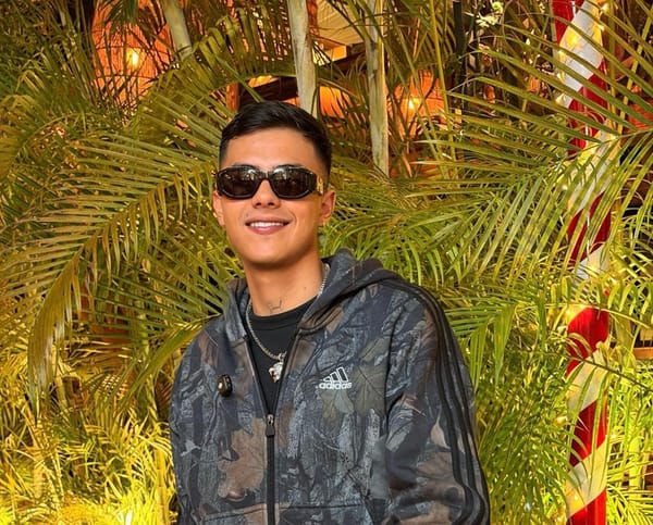 Nico Hernández celebra presentando “Me retiré”