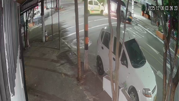 Taxista queda en la quiebra tras choque de conductor aparentemente ebrio en Santander