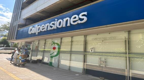 Sigue ESCÁNDALO por contratos en Colpensiones