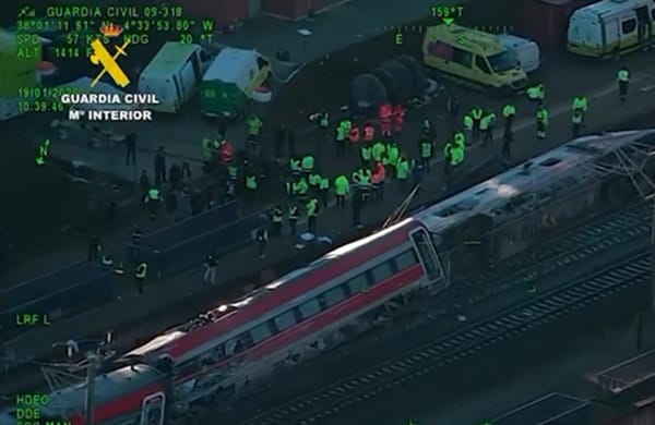 Hasta el momento van 40 muertos tras impresionante choque de trenes en España