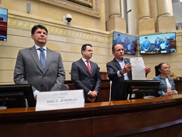 Ficha clave del petrismo retoma su curul en el Senado tras fallo de la Corte Constitucional