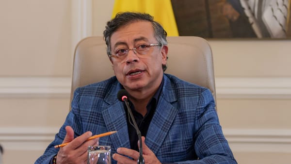 Petro desmiente rumores de crisis en la salud: “Hoy nos morimos menos”