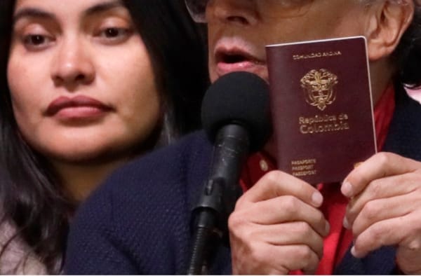 Presentado nuevo pasaporte de  Colombia que será de producción nacional