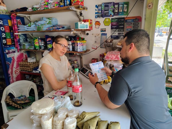 Transición energética con el programa “Tenderos Solares” en Barrancabermeja