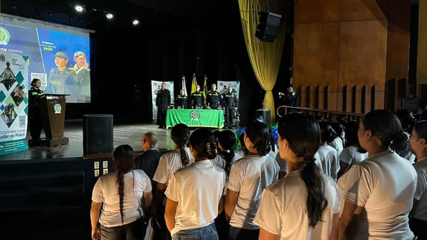 Policía Nacional de Colombia presenta primer contingente de auxiliares en Santander
