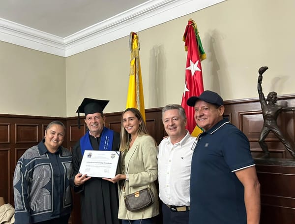 Ceremonia de graduación en Casa de Santander