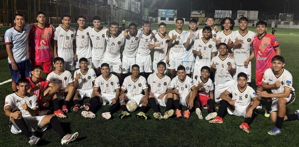 Selección Santander U15 ante Sucre en la cancha Marte