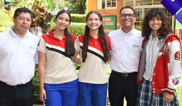 Jornada democrática en Colegio Reina de la Paz