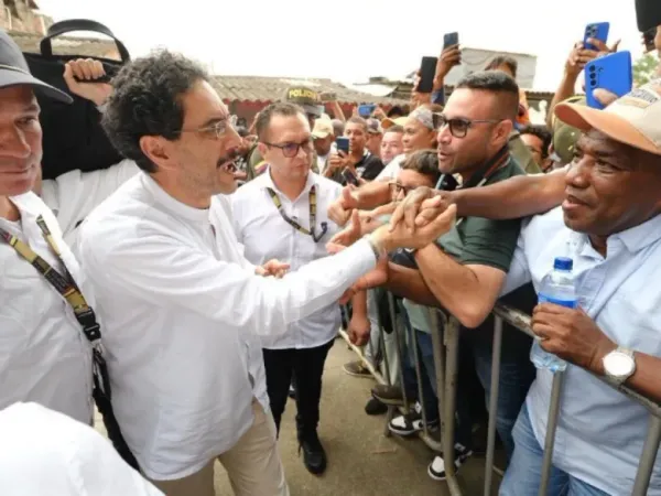 Comunes se alinea con Cepeda y Quilcué: respaldo político revive preguntas sobre afinidades, silencios y lealtades en la izquierda