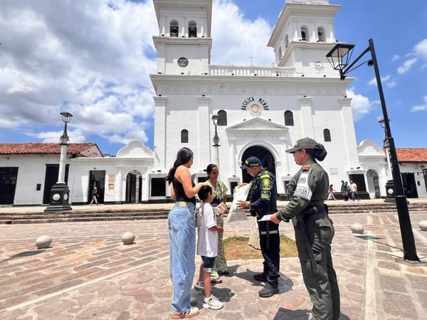 Policía refuerza estrategia “Turismo Seguro” para orientar a visitantes en Girón