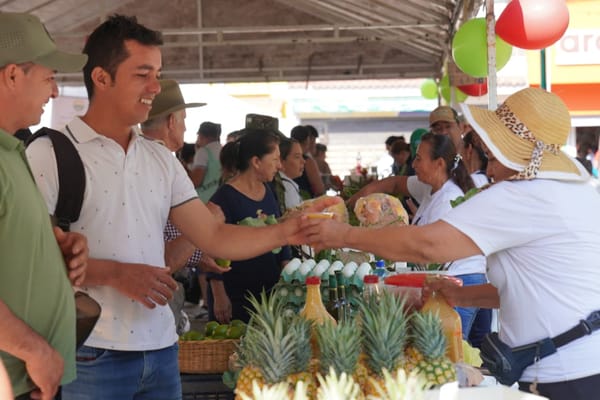 Excelente venta en el mercado campesino de los productores rurales de Lebrija