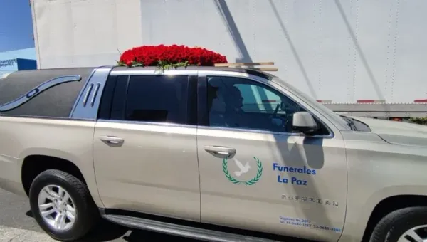 En un ataúd dorado fue sepultado “El Mencho”