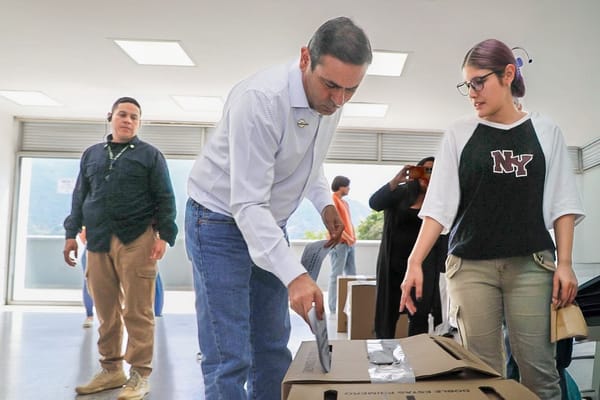 Las imágenes que marcaron la jornada electoral en Santander