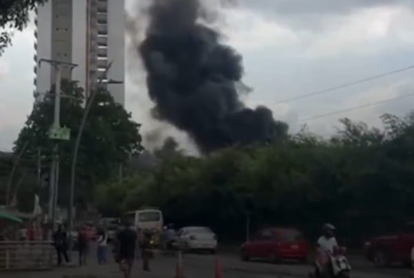 Incendio en lote de Metrolínea se habría  generado por acumulación de basuras