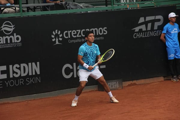 Matias Soto ante Guido Justo en la final del Open KIA