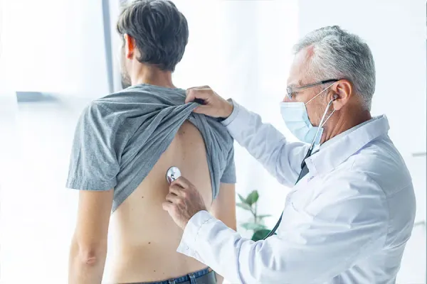 Enfermedades crónicas aumentan el riesgo de infecciones respiratorias en adultos mayores