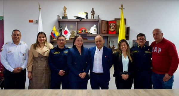Aprendizaje mutuo de bomberos de Bucaramanga y Bogotá