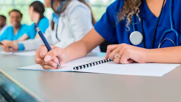 Más de 7.800 internos de medicina reciben su remuneración mensual desde enero