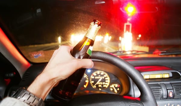 Senado debate enducerecer sanciones por conducir bajo efectos del alcohol
