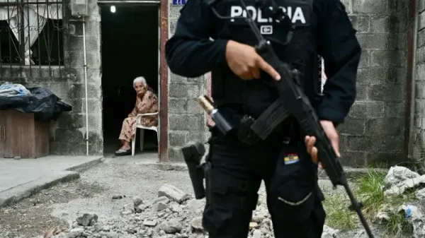 Ecuador mantiene altos niveles de violencia pese a leve reducción de homicidios