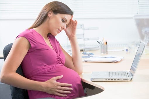 Aprueban doble licencia de maternidad en parejas del mismo sexo en Colombia