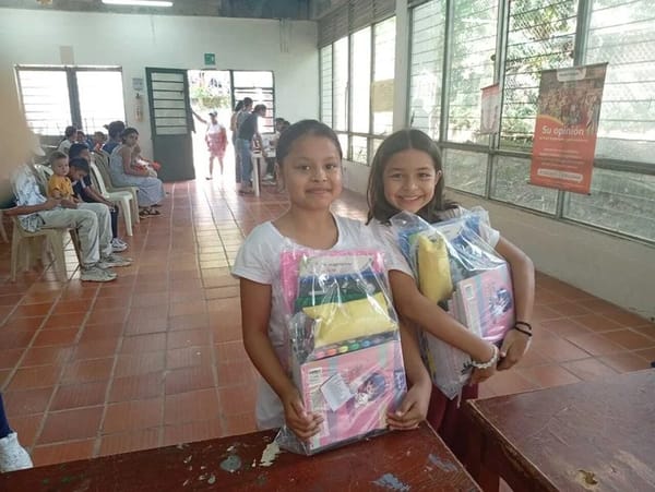 Más de 2.000 niñas y niños en Girón recibirán útiles para seguir en las aulas